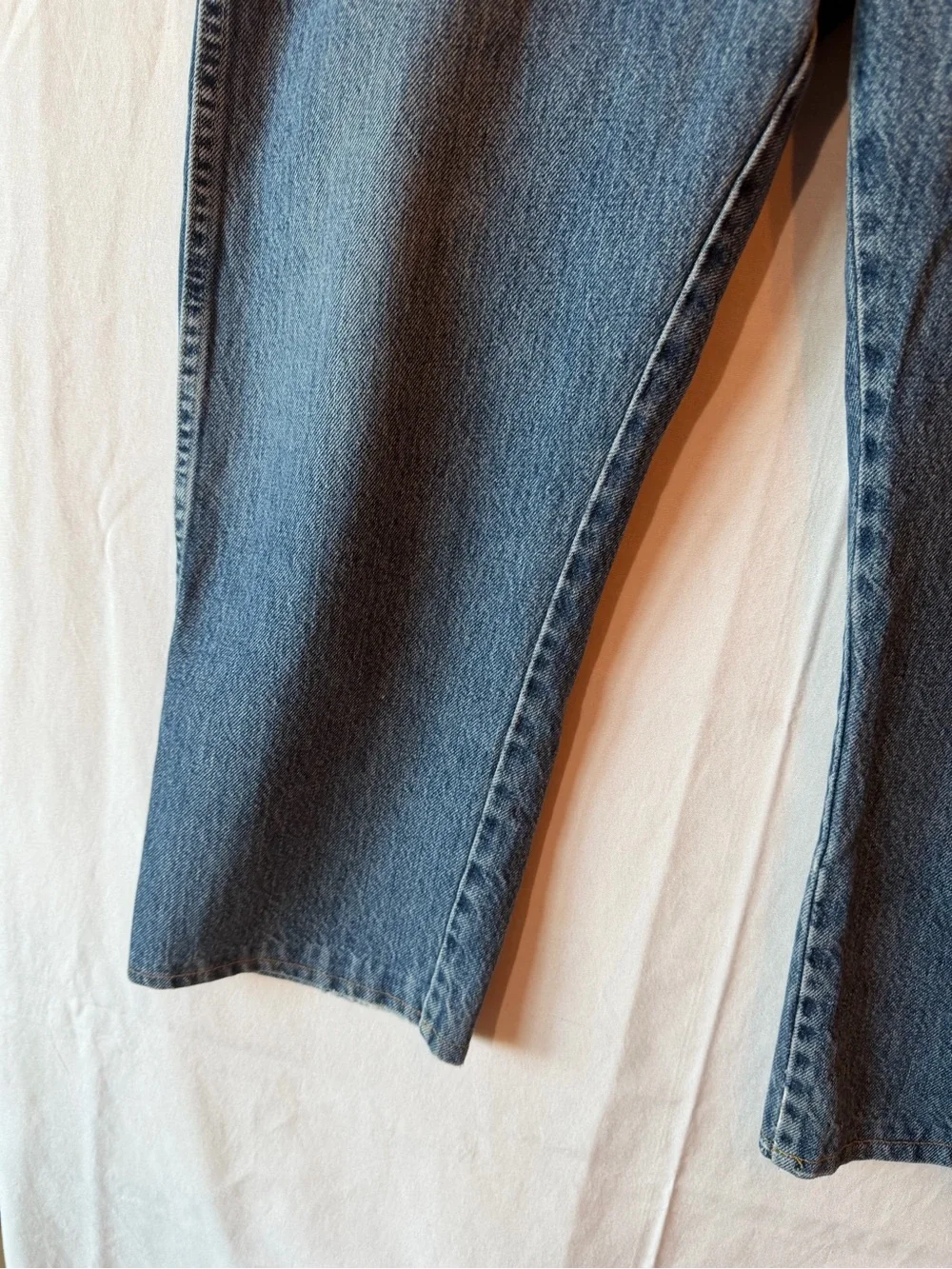 Classic Men's Wrangler Blue Denim Jeans 38 x 24